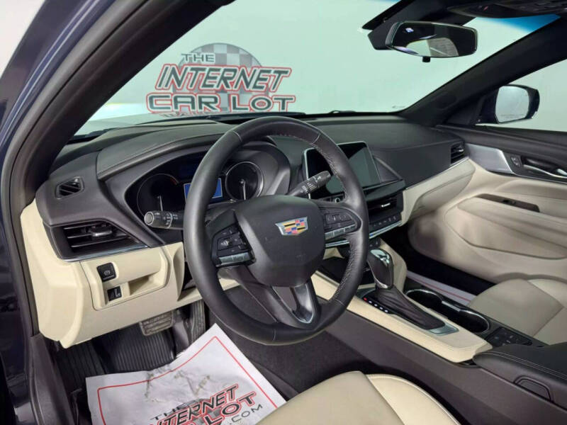 2024 Cadillac CT4 Luxury