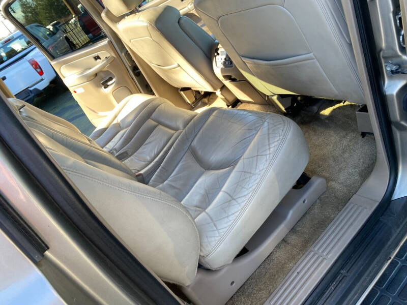 2003 Chevrolet Suburban 1500 LT