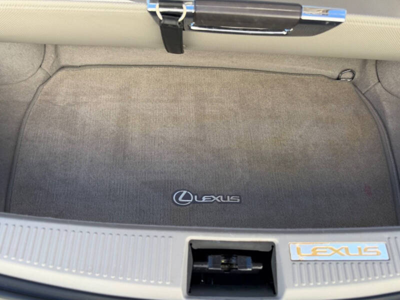 2004 Lexus SC 430