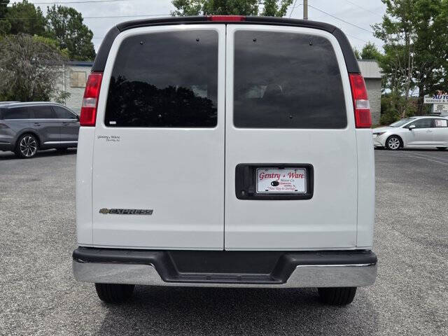 2025 Chevrolet Express LT 3500
