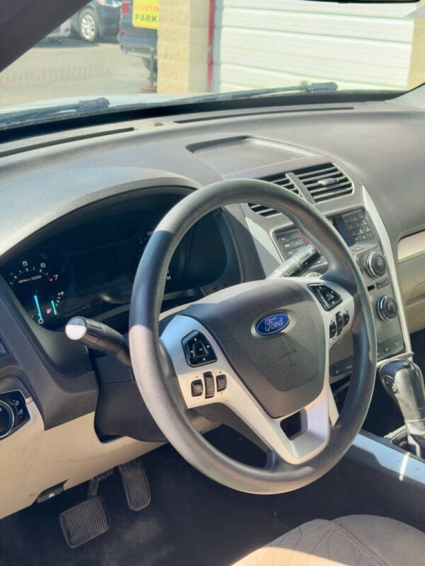 2015 Ford Explorer