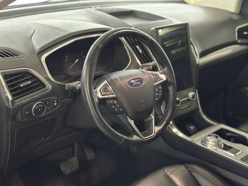 2021 Ford Edge Titanium
