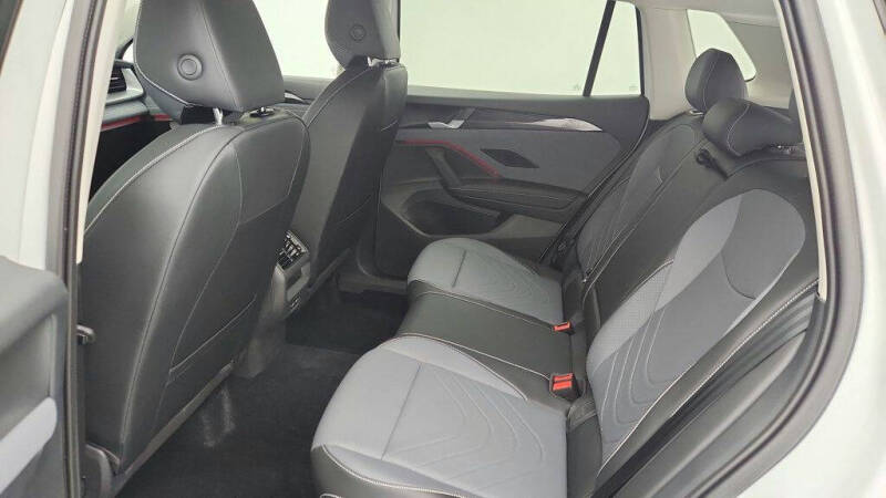 2025 Volkswagen Tiguan SE