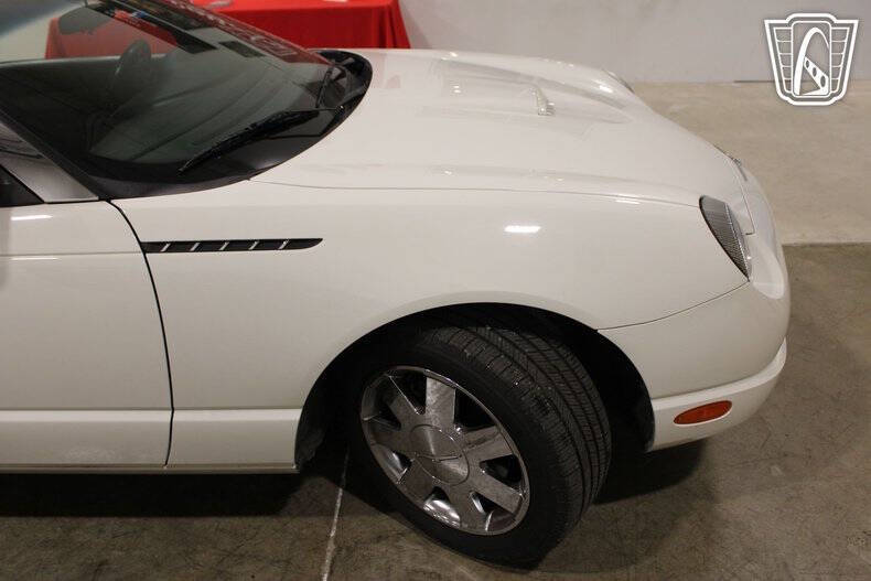 2002 Ford Thunderbird Deluxe