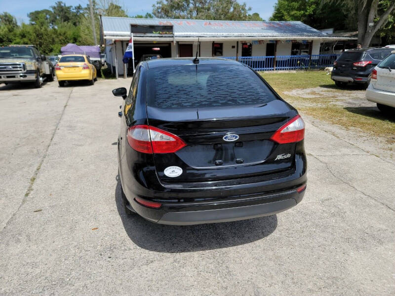 2017 Ford Fiesta S photo 4