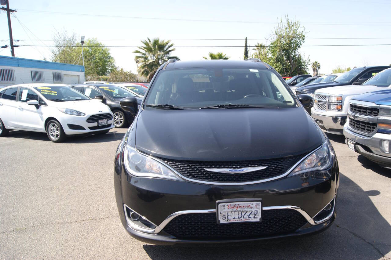 2019 Chrysler Pacifica for sale at Auto Plaza in Fresno, CA