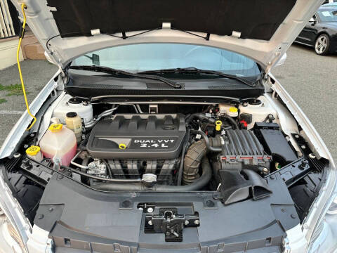 2013 Chrysler 200 LX