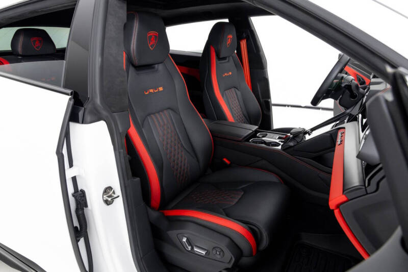 2024 Lamborghini Urus S