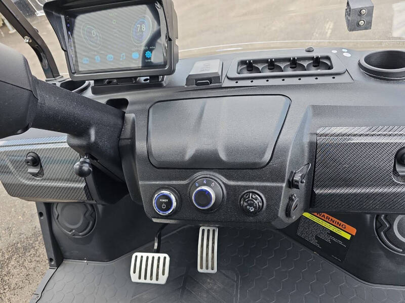 2025 Evolution Maverick 2 + 2