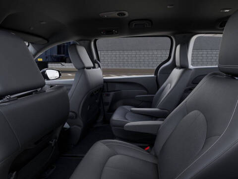 2027 Chrysler Pacifica LX