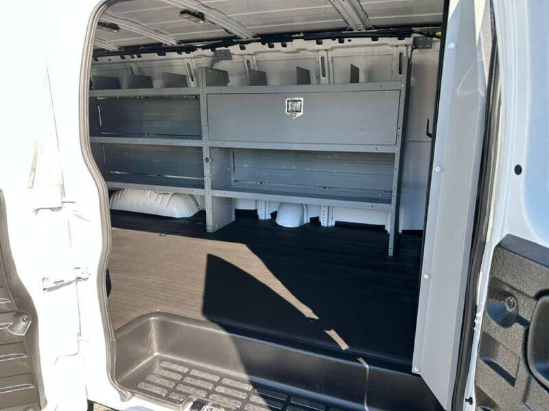 2022 Chevrolet Express 2500