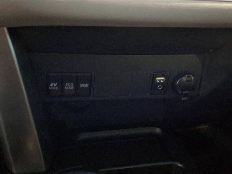 2017 Toyota RAV4 Hybrid XLE