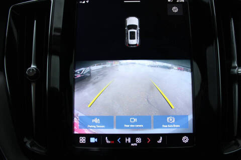 2022 Volvo XC60 B5 Momentum