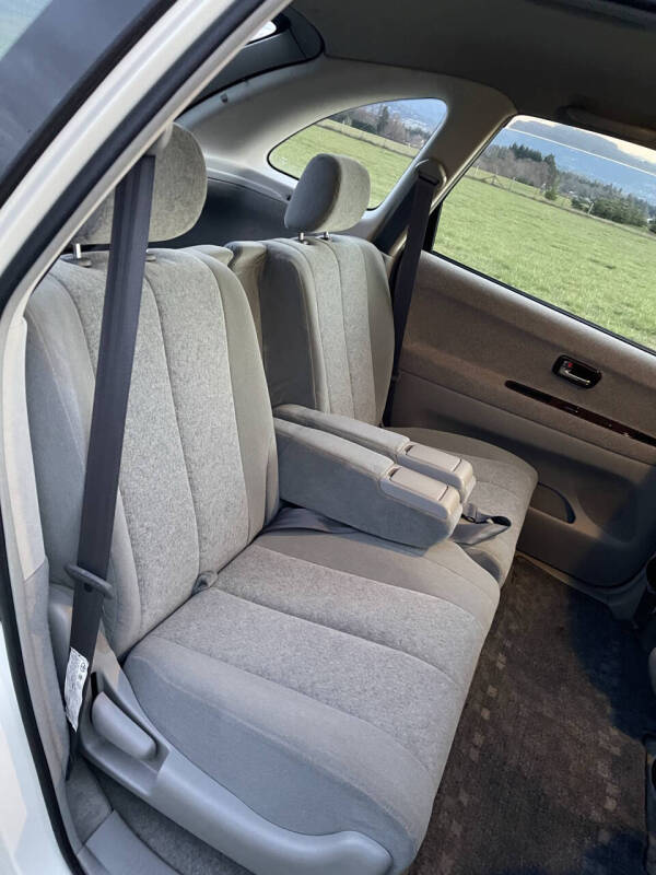 2000 Toyota Nadia