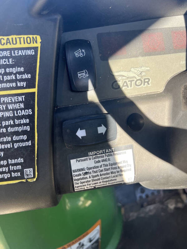 2019 John Deere Gator HPX815E