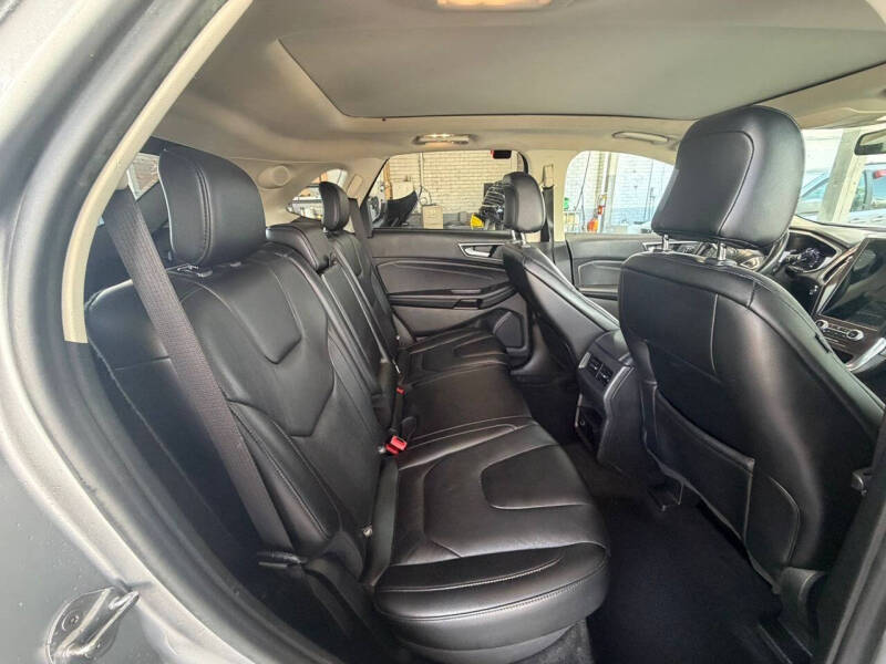 2021 Ford Edge Titanium