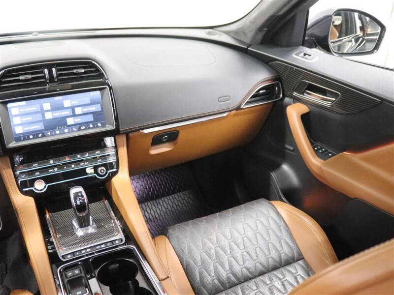 2020 Jaguar F-PACE SVR