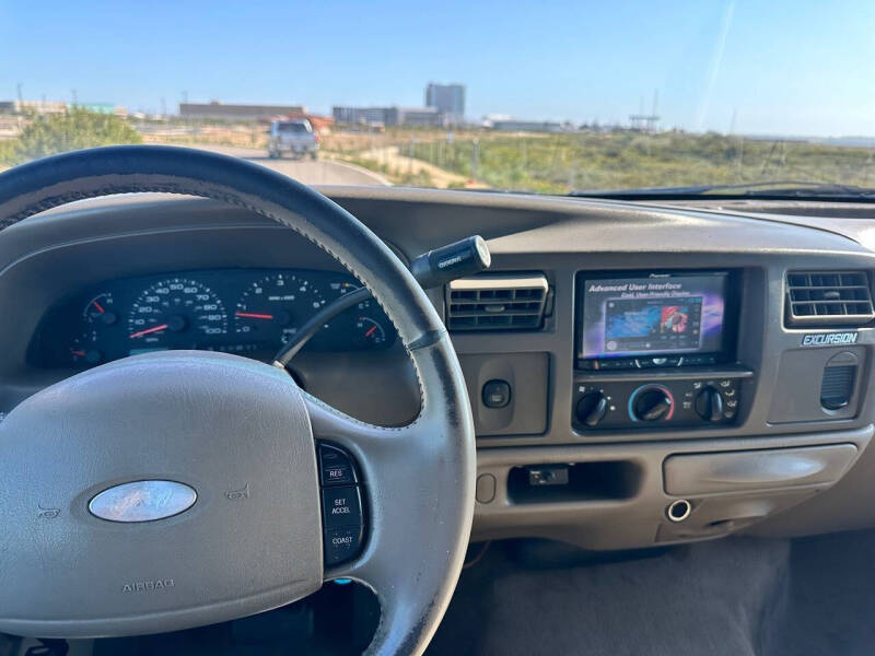 2003 Ford Excursion XLT