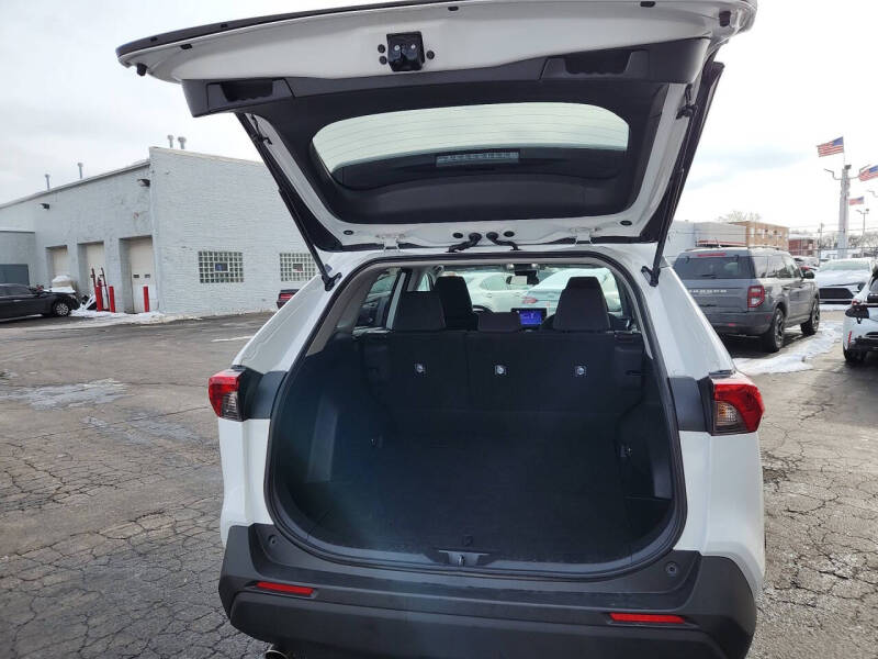 2025 Toyota RAV4 Hybrid LE