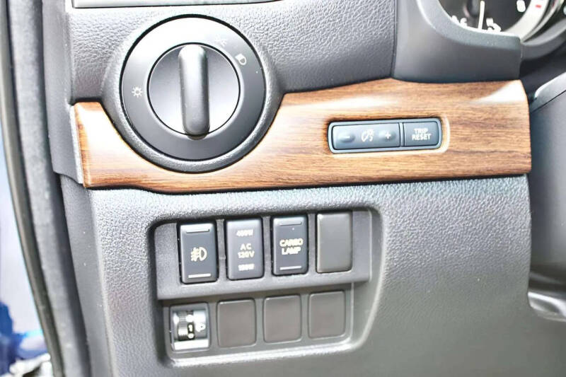 2017 Nissan Titan Platinum Reserve