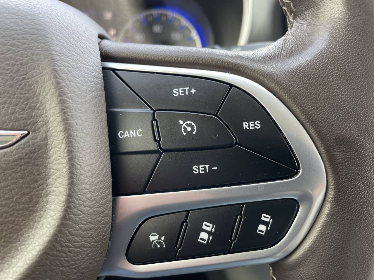 2021 Chrysler Pacifica Touring L photo 24