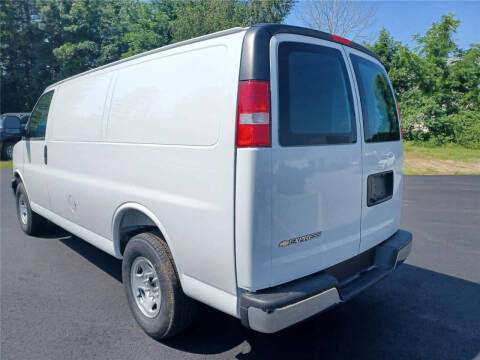 2025 Chevrolet Express 2500