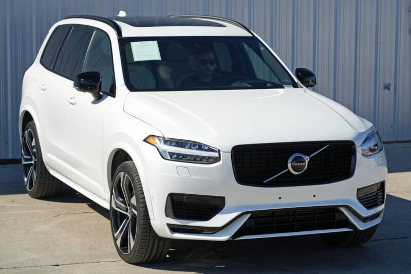 2022 Volvo XC90 Recharge T8 R-Design