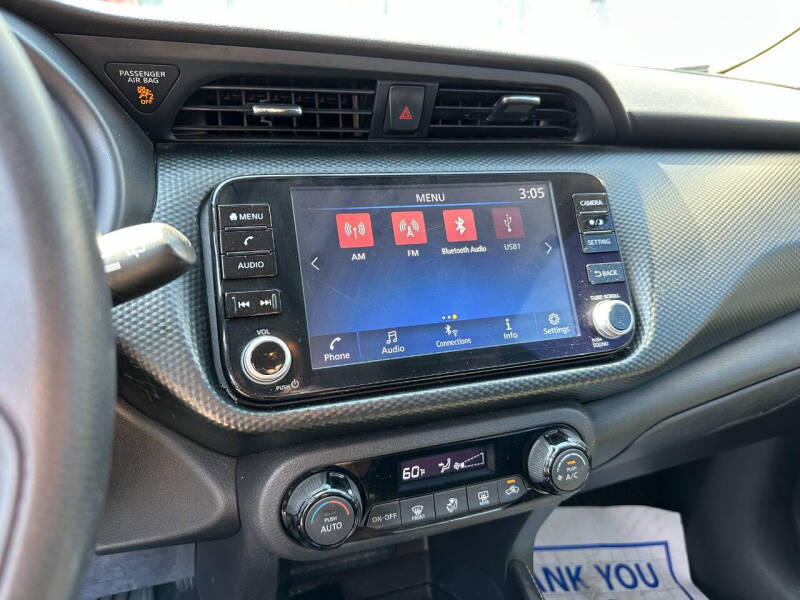 2022 Nissan Kicks SV photo 4