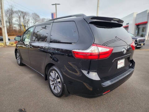 2018 Toyota Sienna XLE Premium 7-Passenger