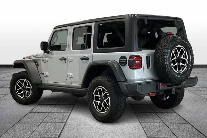 Used 2024 Jeep Wrangler 4-Door Rubicon with VIN 1C4PJXFG6RW271759 for sale in Bluefield, WV