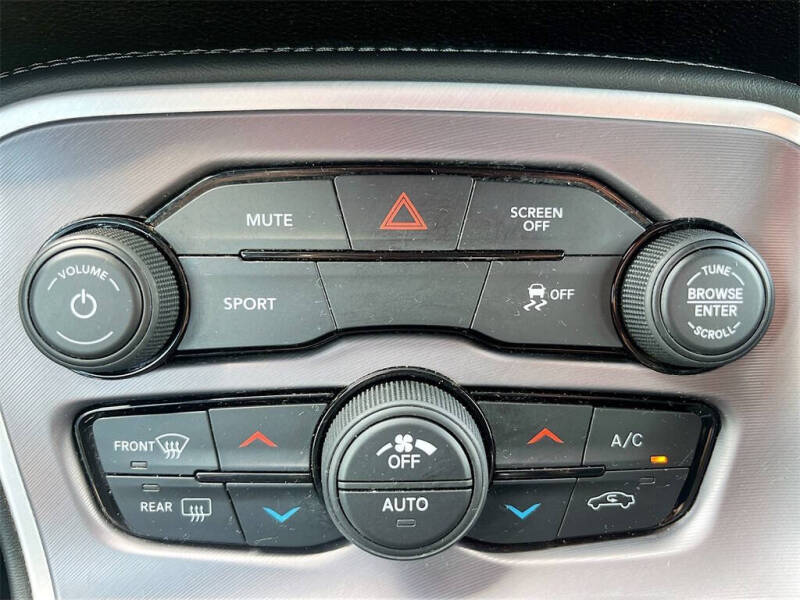 2022 Dodge Challenger SXT