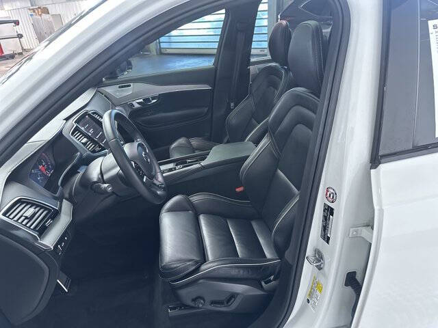 2022 Volvo XC90 Recharge T8 R-Design