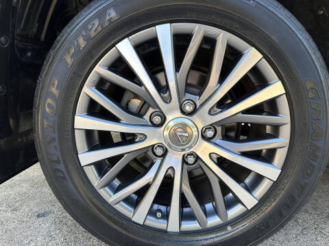 2019 Lexus LX 570 Three-Row