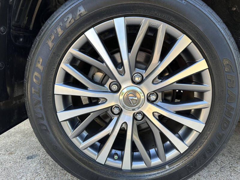 2019 Lexus LX 570 Three-Row