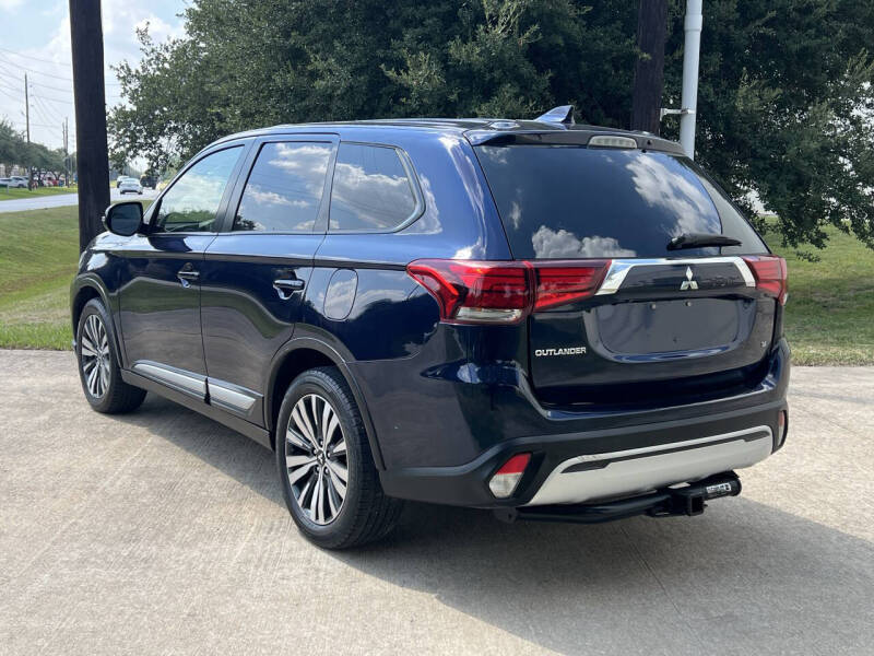 2020 Mitsubishi Outlander SE