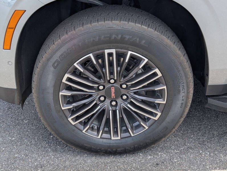 2025 GMC Yukon Elevation