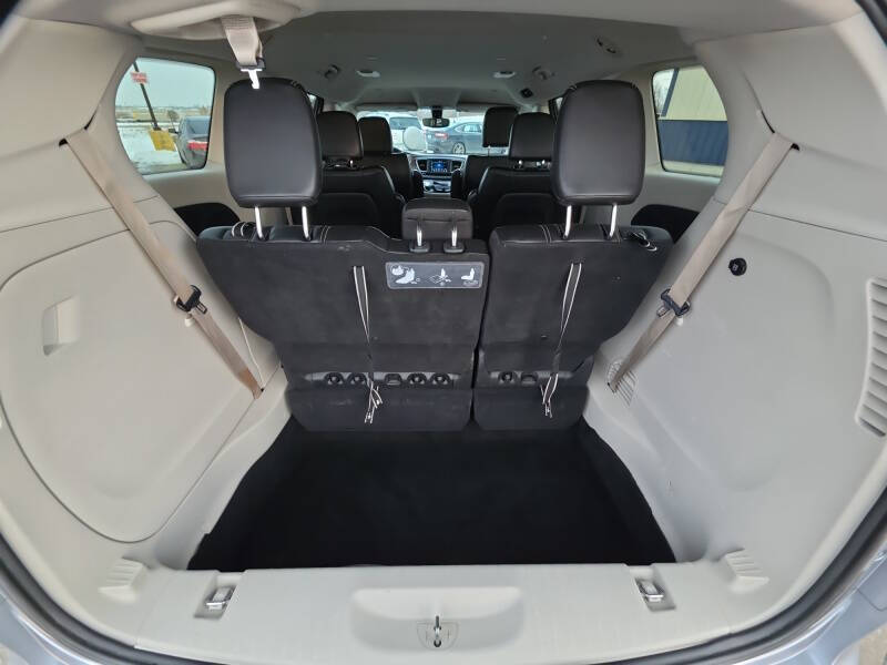 2020 Chrysler Voyager LXi