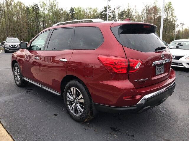 2019 Nissan Pathfinder SV