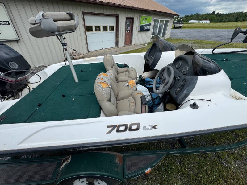 1999 Nitro 700LX