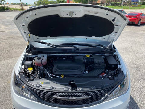 2020 Chrysler Pacifica Touring