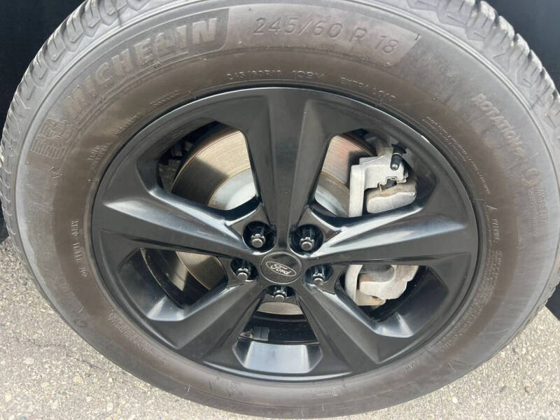 2023 Ford Edge