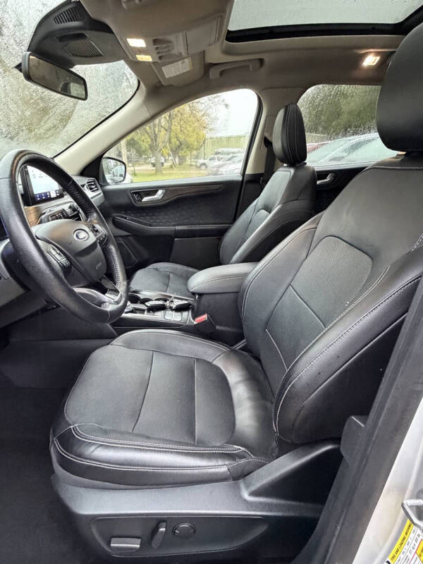 2020 Ford Escape Titanium