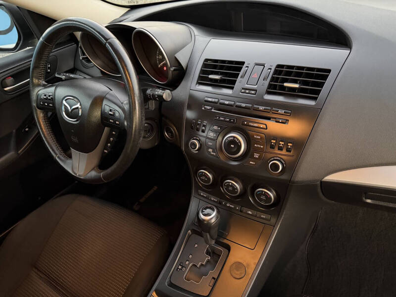 2013 Mazda MAZDA3 i Touring