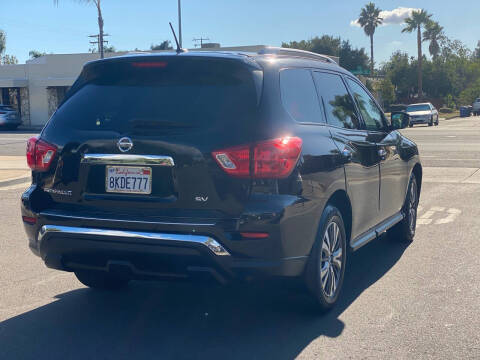 2017 Nissan Pathfinder Platinum