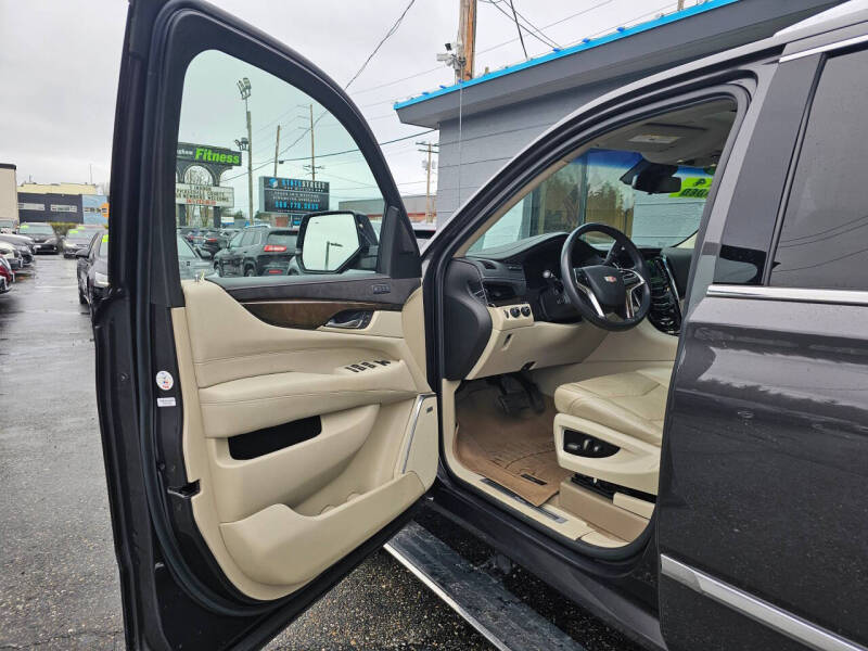 2018 Cadillac Escalade ESV Premium Luxury