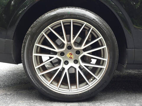 2023 Porsche Cayenne Platinum Edition