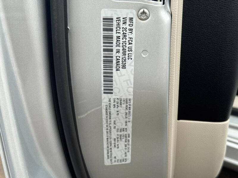 2024 Chrysler Voyager LX