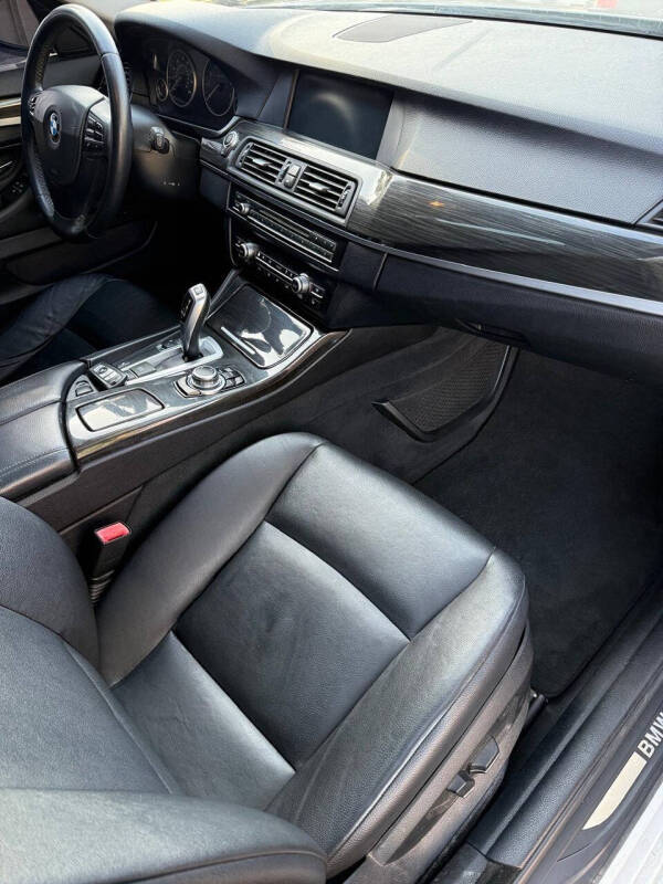 2013 BMW 5 Series 528i