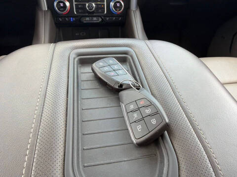 2023 GMC Yukon SLT