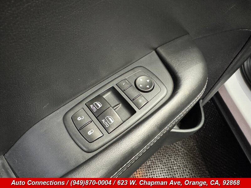 2016 Dodge Challenger SXT Plus